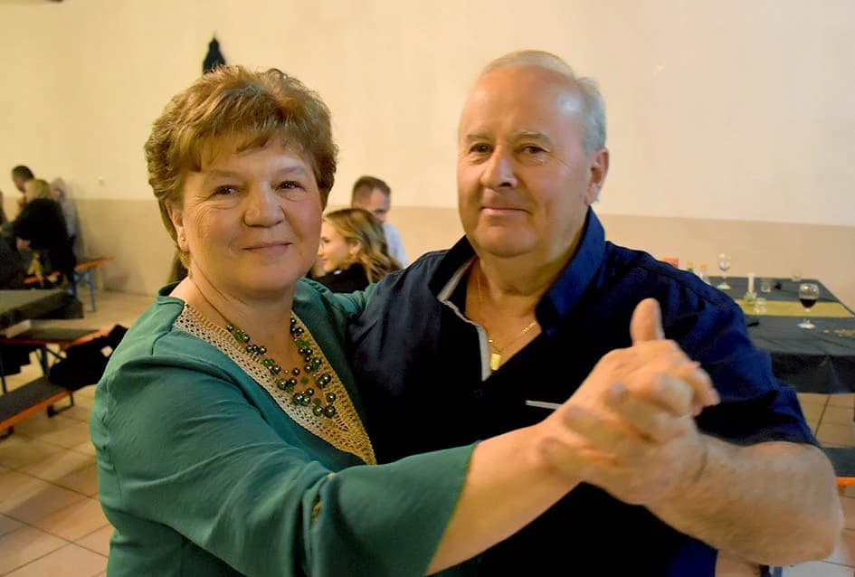 Harmonikašu Josipu Jurgecu za 50. rođendan priredili tortu-harmoniku