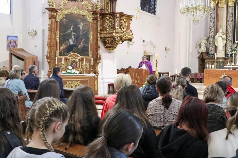 Hodočašće vjernika Pleterničkog dekanata u požešku Katedralu i crkvu sv. Lovre