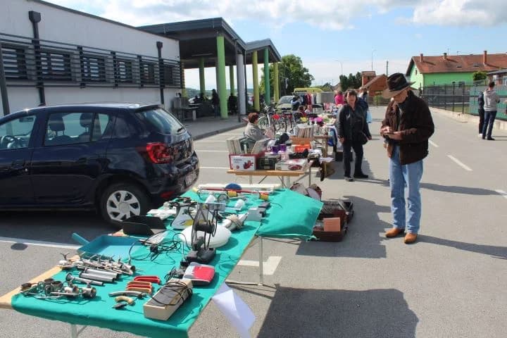 Svibanjski buvljak na prostoru Gradske tržnice u Pleternici