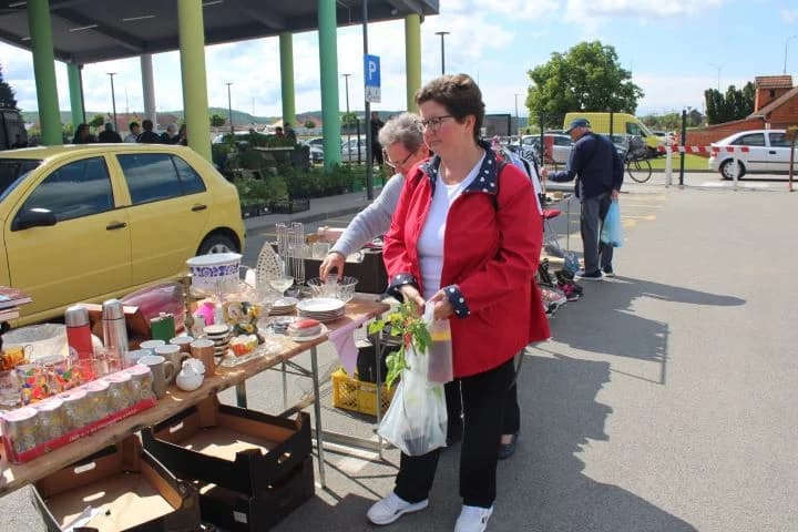 Svibanjski buvljak na prostoru Gradske tržnice u Pleternici