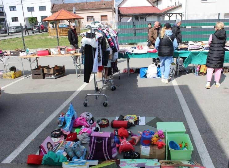 Svibanjski buvljak na prostoru Gradske tržnice u Pleternici