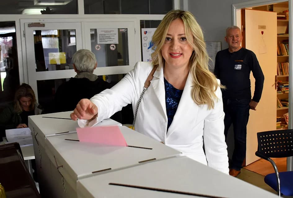 Izbori u tijeku: Na biralištima smo uz građane zatekli i neke političare koji su došli obaviti svoju građansku dužnost