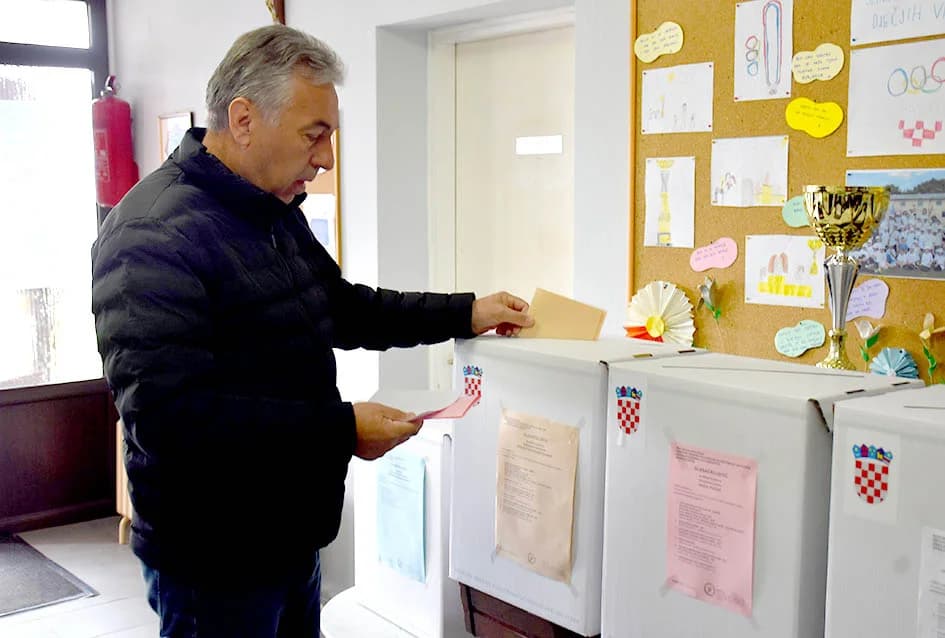 Izbori u tijeku: Na biralištima smo uz građane zatekli i neke političare koji su došli obaviti svoju građansku dužnost