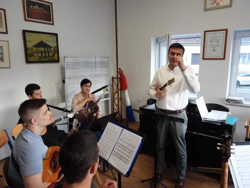[NAJAVA] KONCERT POŽEŠKOG TAMBURAŠOG ORKESTRA : „TAMBURA ME BUDIʼ