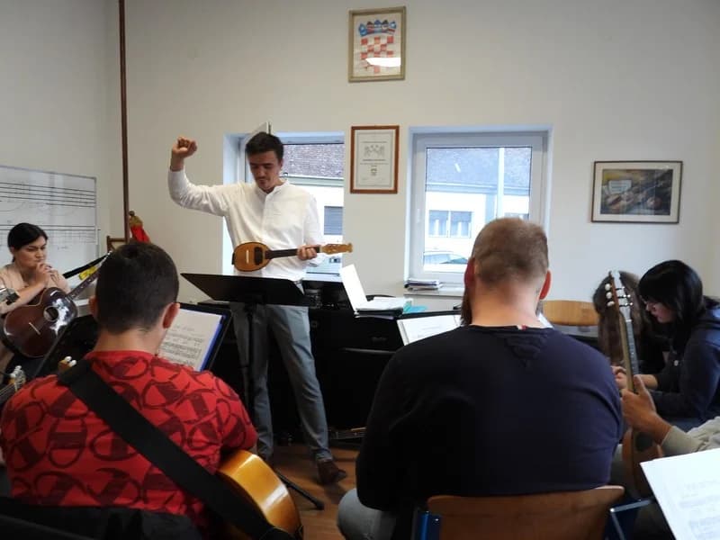 [NAJAVA] KONCERT POŽEŠKOG TAMBURAŠOG ORKESTRA : „TAMBURA ME BUDIʼ