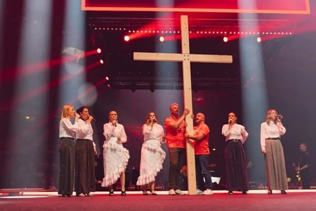 Pleterničanin Ivan Raljušić duhovnik Laudato TV nadahnuo 30 tisuća sudionika koncerta Progledaj srcem