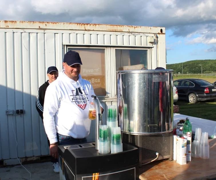 KONJIČKI KLUB PLETERNICA: Na hipodromu drug put organizirali Dan otvorenih vrata