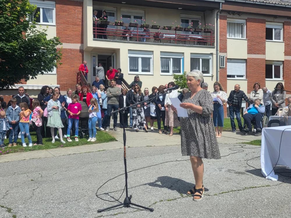 Dirljivi susreti u Domu za starije Ljeskovica koji nikog ne mogu ostaviti ravnodušnima: Danas su ponovno spojene ruke koje su možda predugo bile razdvojene“
