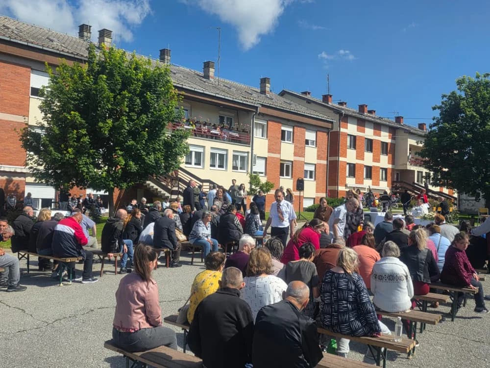 Dirljivi susreti u Domu za starije Ljeskovica koji nikog ne mogu ostaviti ravnodušnima: Danas su ponovno spojene ruke koje su možda predugo bile razdvojene“