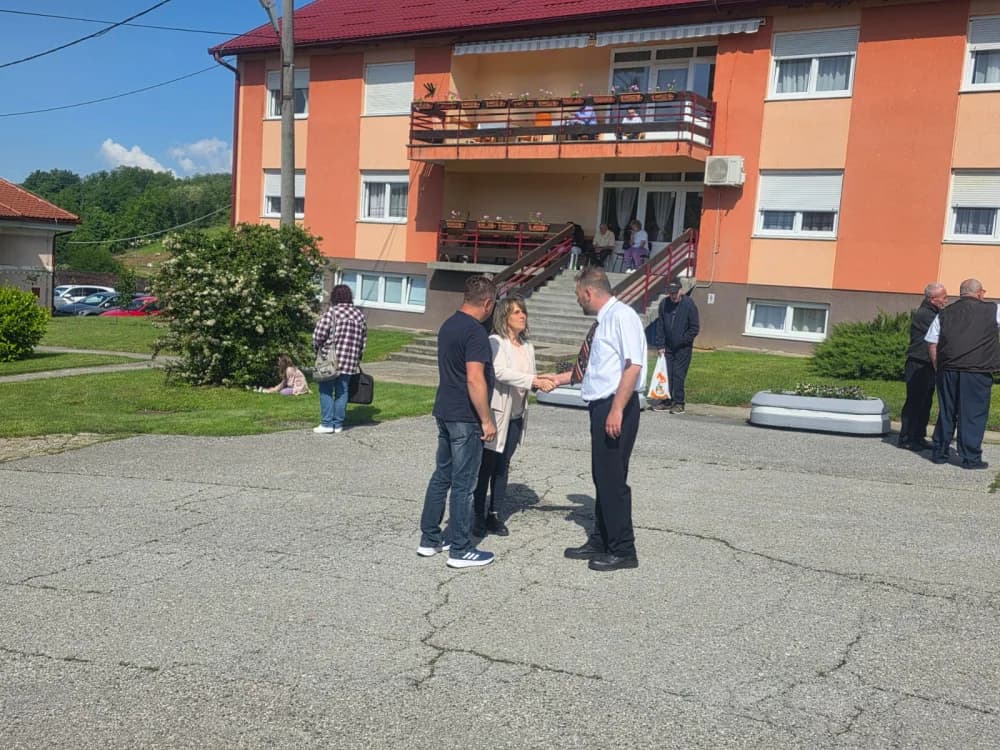Dirljivi susreti u Domu za starije Ljeskovica koji nikog ne mogu ostaviti ravnodušnima: Danas su ponovno spojene ruke koje su možda predugo bile razdvojene“