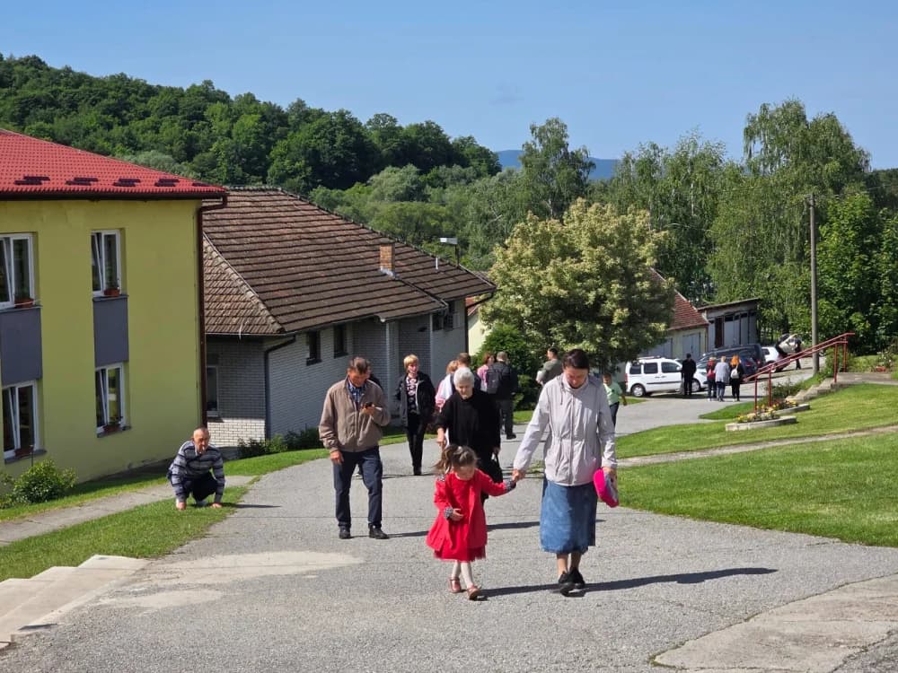 Dirljivi susreti u Domu za starije Ljeskovica koji nikog ne mogu ostaviti ravnodušnima: Danas su ponovno spojene ruke koje su možda predugo bile razdvojene“