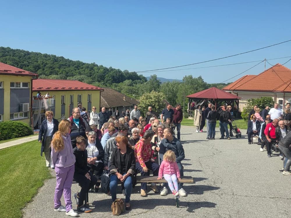Dirljivi susreti u Domu za starije Ljeskovica koji nikog ne mogu ostaviti ravnodušnima: Danas su ponovno spojene ruke koje su možda predugo bile razdvojene“