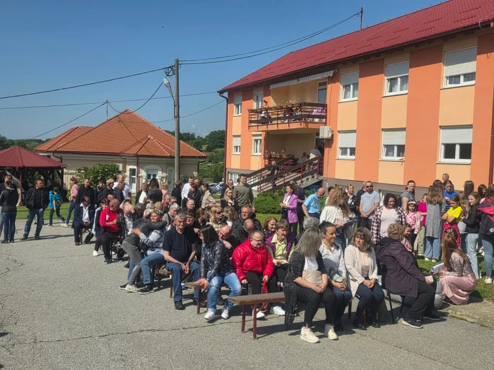 Dirljivi susreti u Domu za starije Ljeskovica koji nikog ne mogu ostaviti ravnodušnima: Danas su ponovno spojene ruke koje su možda predugo bile razdvojene“