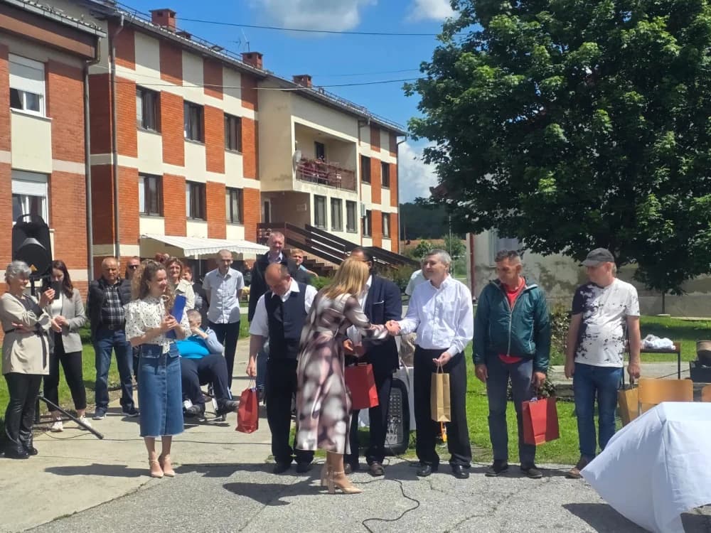 Dirljivi susreti u Domu za starije Ljeskovica koji nikog ne mogu ostaviti ravnodušnima: Danas su ponovno spojene ruke koje su možda predugo bile razdvojene“