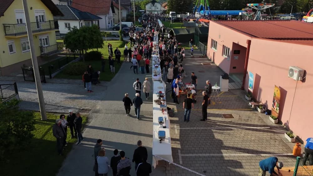 NAJDUŽI STOL 14. GODINU ZA REDOM: Velika je još jedom predstavljena kao ljepota turističke destinacije