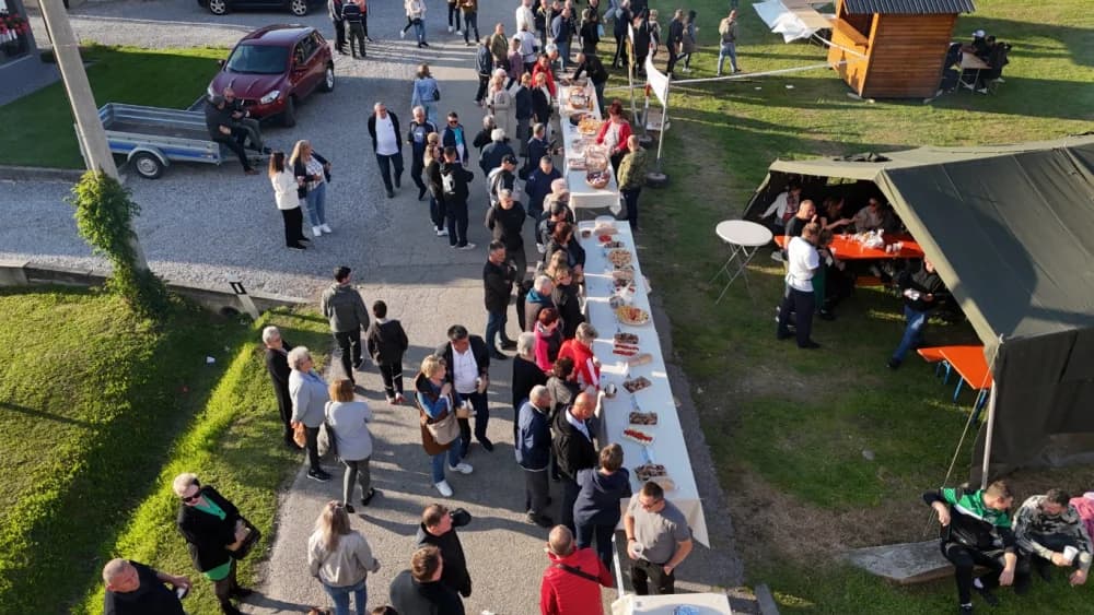 NAJDUŽI STOL 14. GODINU ZA REDOM: Velika je još jedom predstavljena kao ljepota turističke destinacije