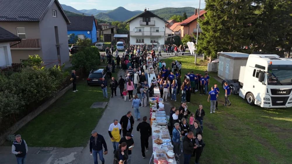 NAJDUŽI STOL 14. GODINU ZA REDOM: Velika je još jedom predstavljena kao ljepota turističke destinacije
