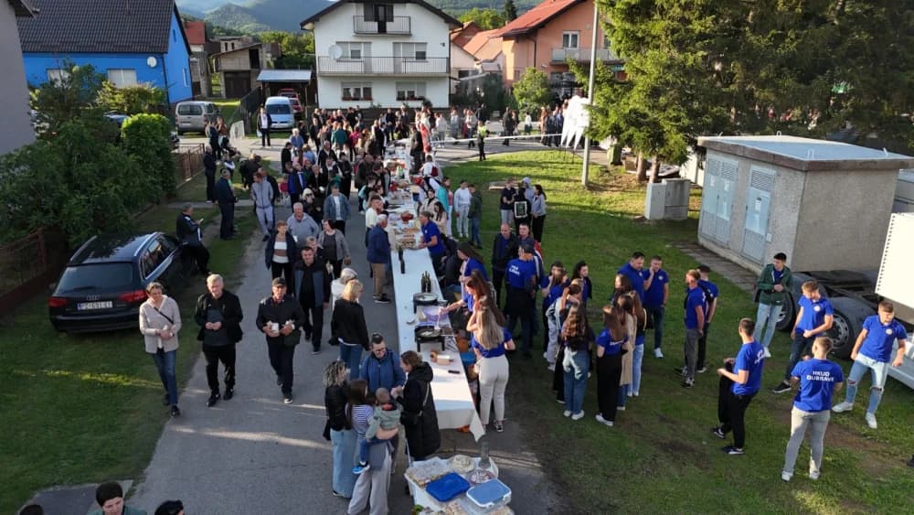 NAJDUŽI STOL 14. GODINU ZA REDOM: Velika je još jedom predstavljena kao ljepota turističke destinacije