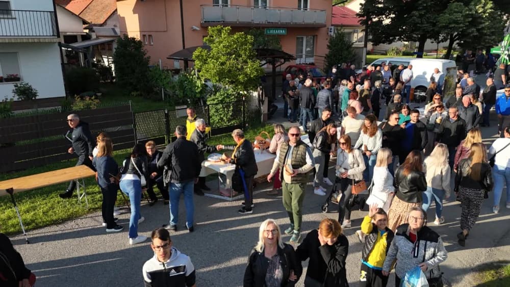 NAJDUŽI STOL 14. GODINU ZA REDOM: Velika je još jedom predstavljena kao ljepota turističke destinacije