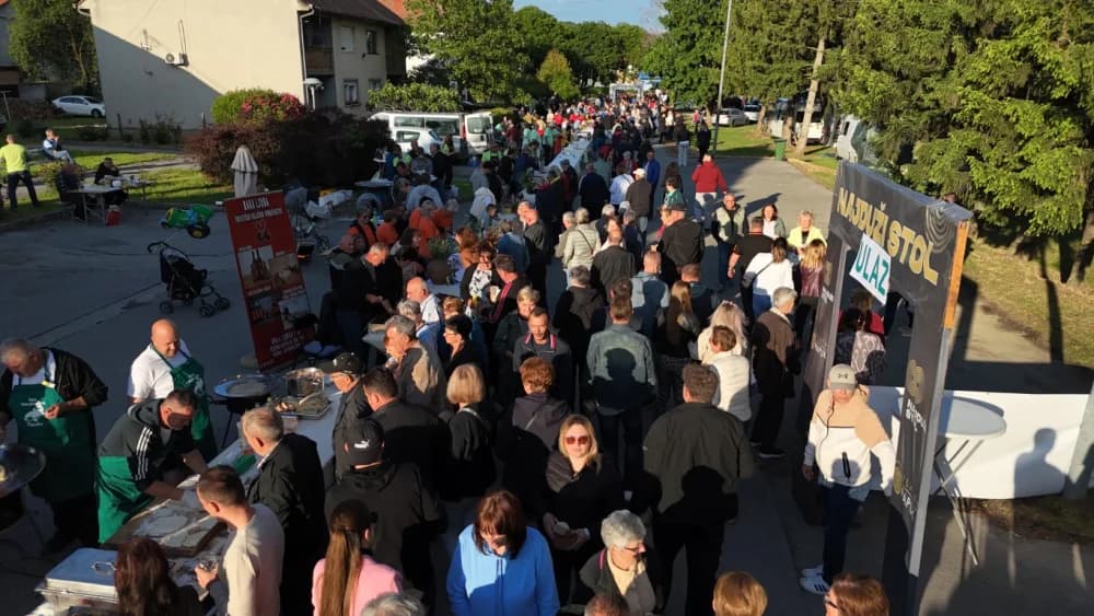 NAJDUŽI STOL 14. GODINU ZA REDOM: Velika je još jedom predstavljena kao ljepota turističke destinacije