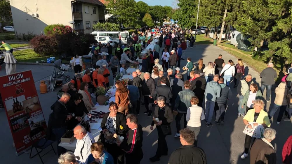 NAJDUŽI STOL 14. GODINU ZA REDOM: Velika je još jedom predstavljena kao ljepota turističke destinacije