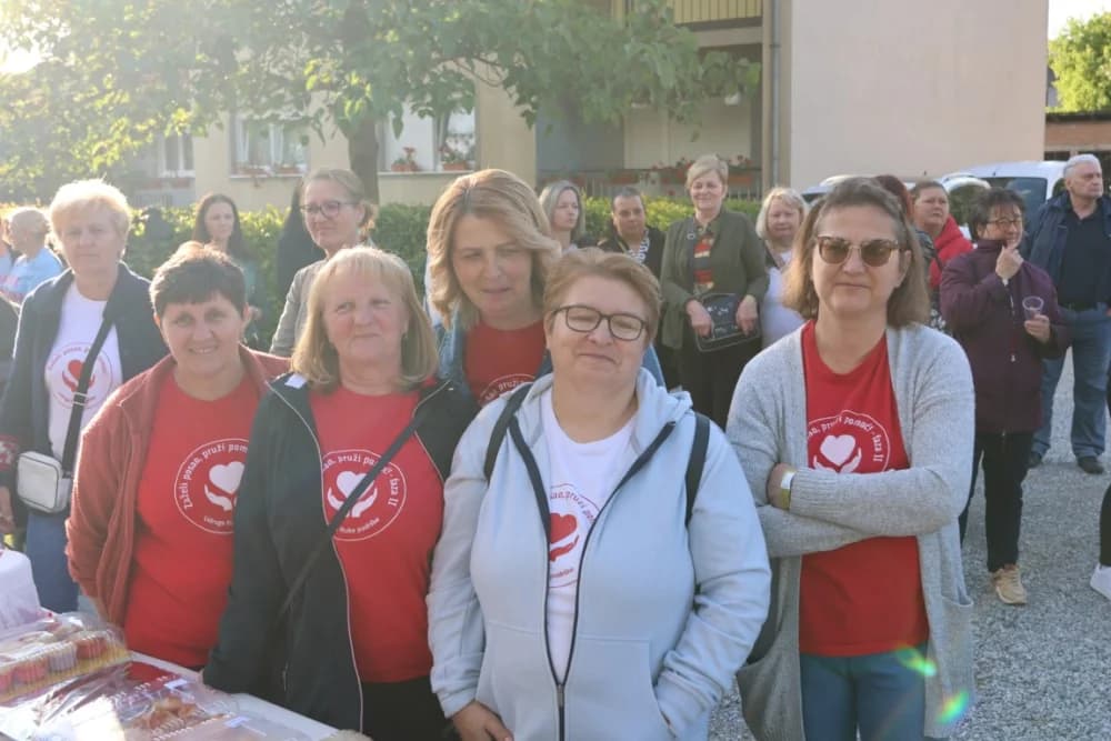 NAJDUŽI STOL 14. GODINU ZA REDOM: Velika je još jedom predstavljena kao ljepota turističke destinacije