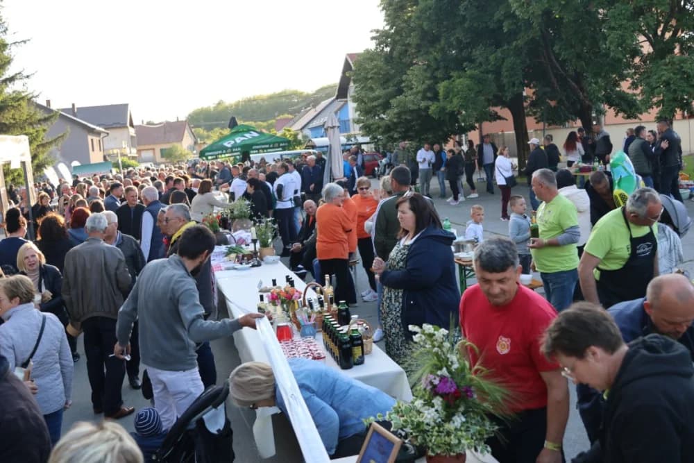 NAJDUŽI STOL 14. GODINU ZA REDOM: Velika je još jedom predstavljena kao ljepota turističke destinacije