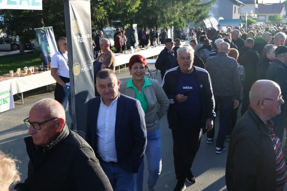 NAJDUŽI STOL 14. GODINU ZA REDOM: Velika je još jedom predstavljena kao ljepota turističke destinacije