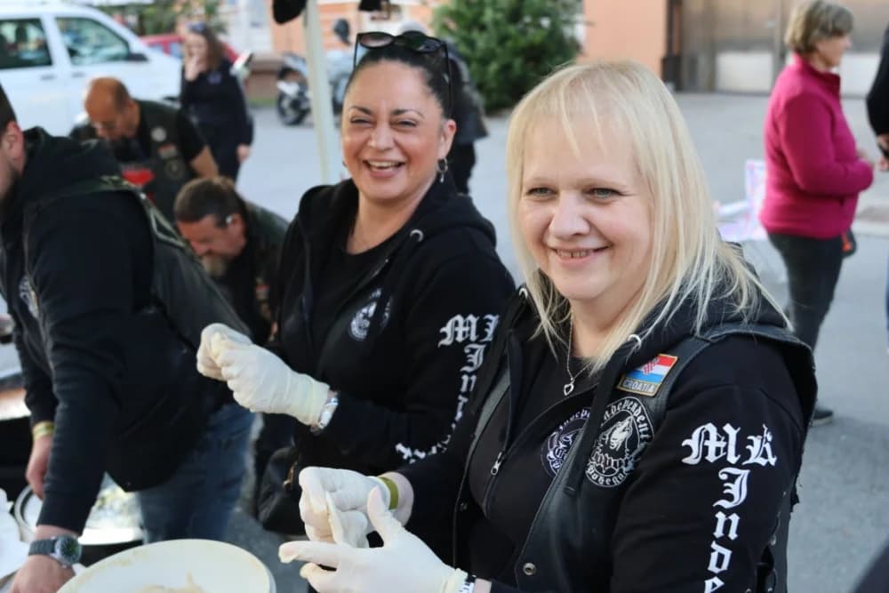 NAJDUŽI STOL 14. GODINU ZA REDOM: Velika je još jedom predstavljena kao ljepota turističke destinacije