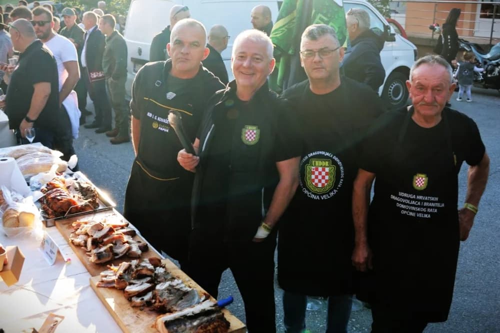 NAJDUŽI STOL 14. GODINU ZA REDOM: Velika je još jedom predstavljena kao ljepota turističke destinacije