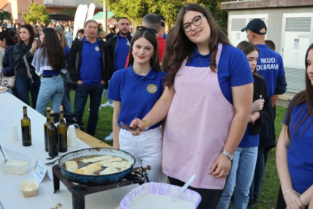 NAJDUŽI STOL 14. GODINU ZA REDOM: Velika je još jedom predstavljena kao ljepota turističke destinacije