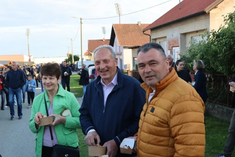 NAJDUŽI STOL 14. GODINU ZA REDOM: Velika je još jedom predstavljena kao ljepota turističke destinacije