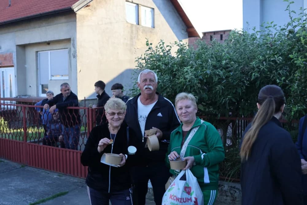NAJDUŽI STOL 14. GODINU ZA REDOM: Velika je još jedom predstavljena kao ljepota turističke destinacije
