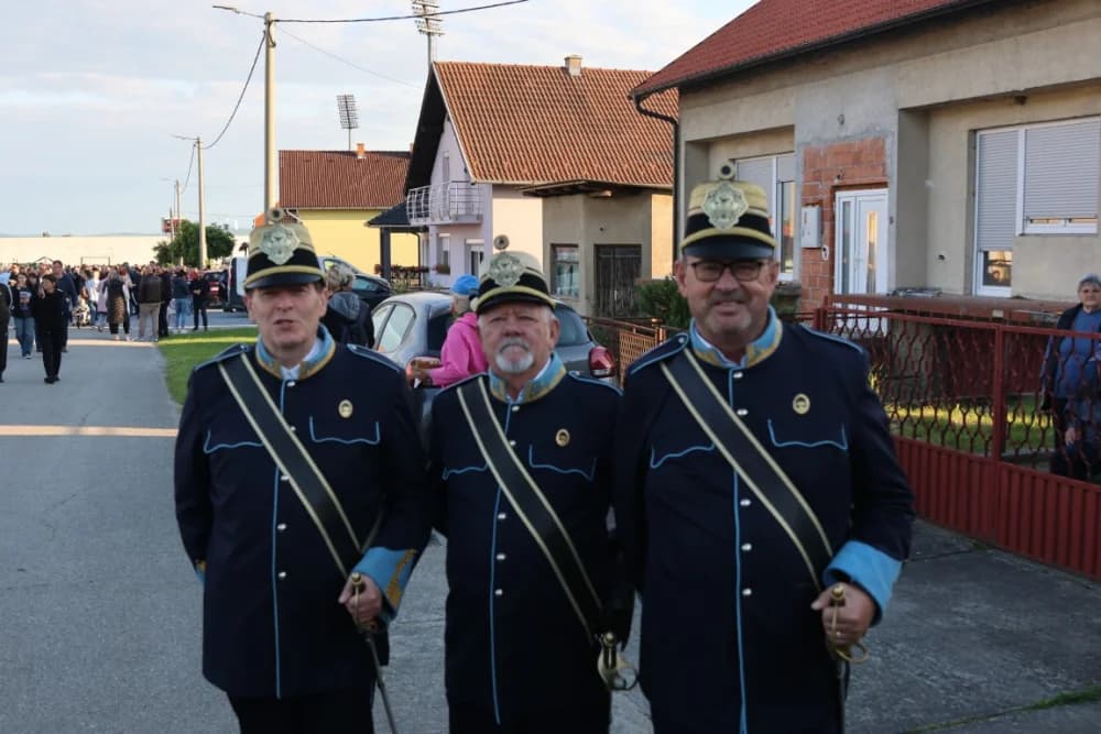 NAJDUŽI STOL 14. GODINU ZA REDOM: Velika je još jedom predstavljena kao ljepota turističke destinacije
