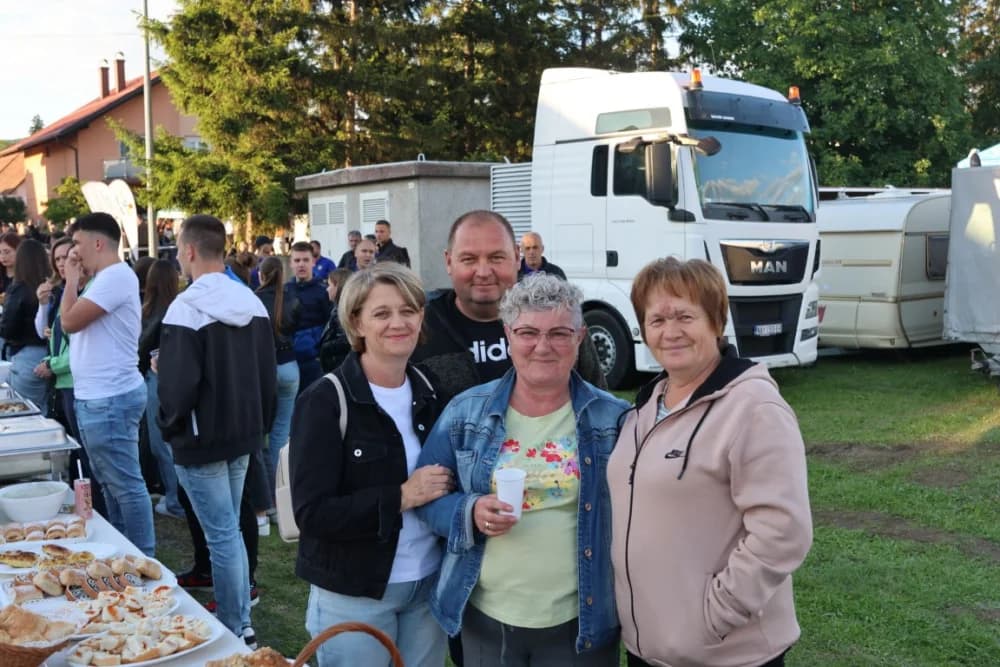 NAJDUŽI STOL 14. GODINU ZA REDOM: Velika je još jedom predstavljena kao ljepota turističke destinacije