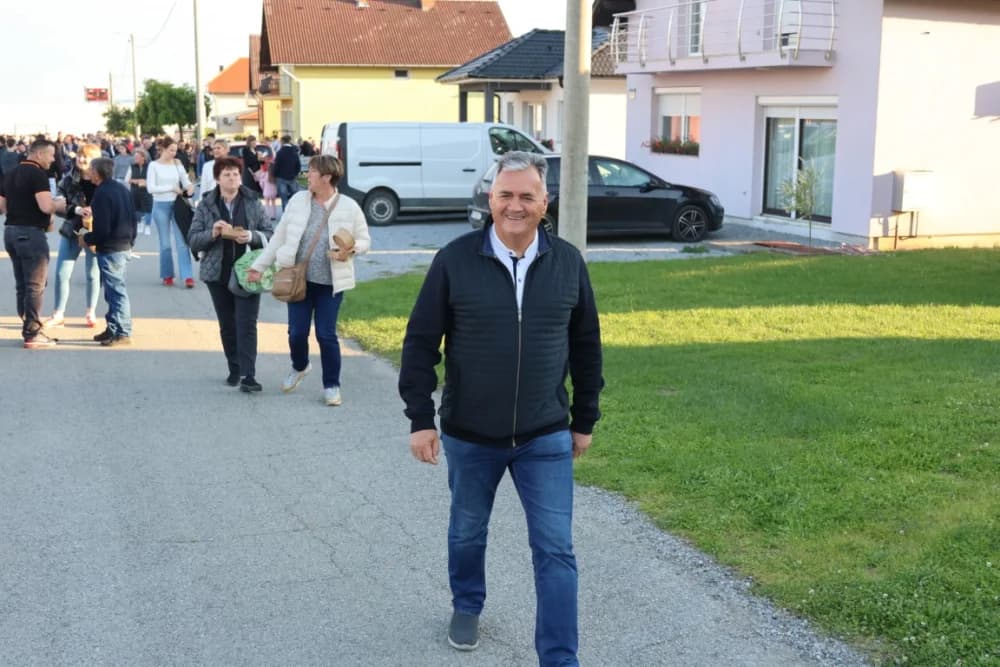 NAJDUŽI STOL 14. GODINU ZA REDOM: Velika je još jedom predstavljena kao ljepota turističke destinacije