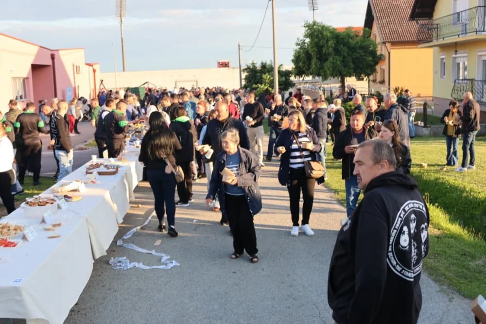NAJDUŽI STOL 14. GODINU ZA REDOM: Velika je još jedom predstavljena kao ljepota turističke destinacije