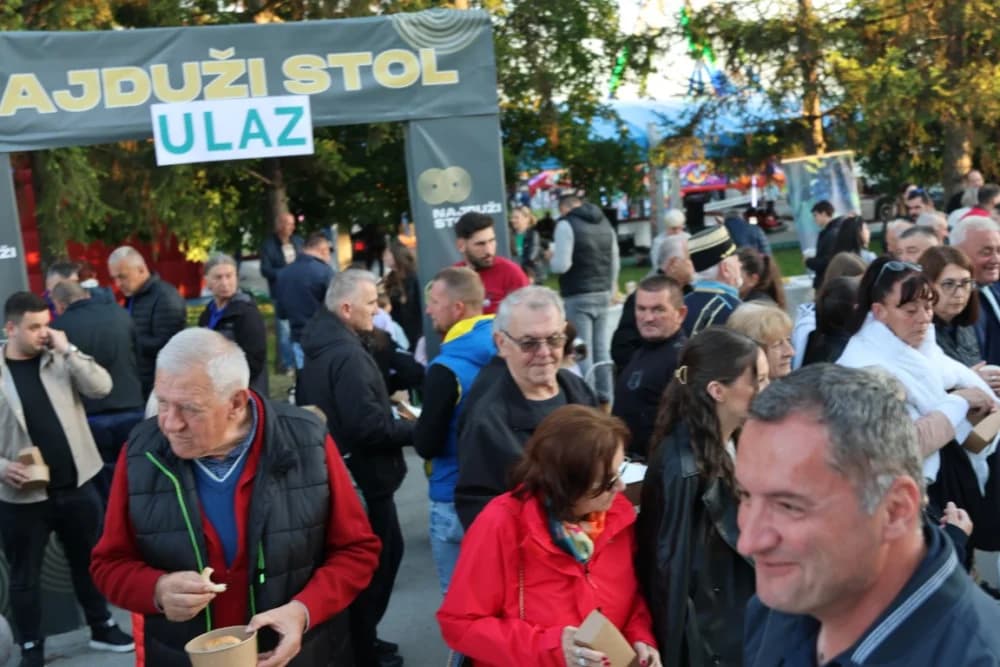 NAJDUŽI STOL 14. GODINU ZA REDOM: Velika je još jedom predstavljena kao ljepota turističke destinacije