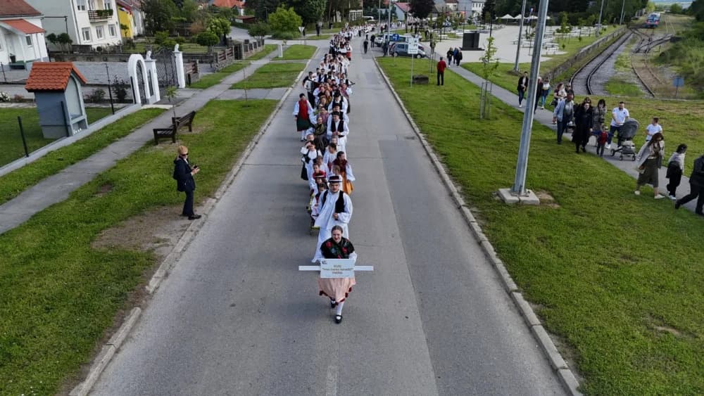 (VELIKA FOTOGALERIJA) Povorka koja je krasila ulice Velike: S ponosom predstavili tradiciju kraja iz kojeg dolaze