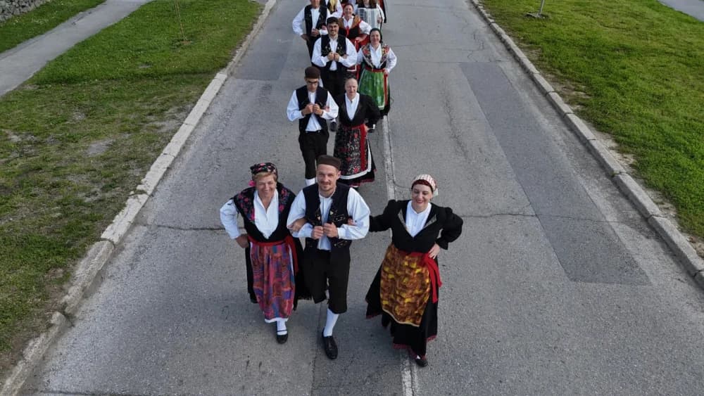 (VELIKA FOTOGALERIJA) Povorka koja je krasila ulice Velike: S ponosom predstavili tradiciju kraja iz kojeg dolaze