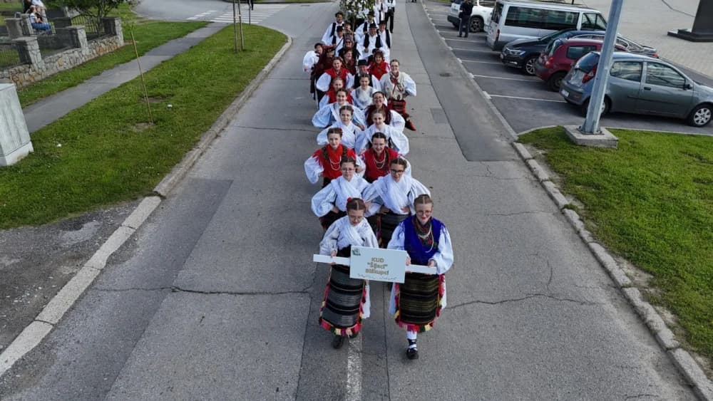(VELIKA FOTOGALERIJA) Povorka koja je krasila ulice Velike: S ponosom predstavili tradiciju kraja iz kojeg dolaze