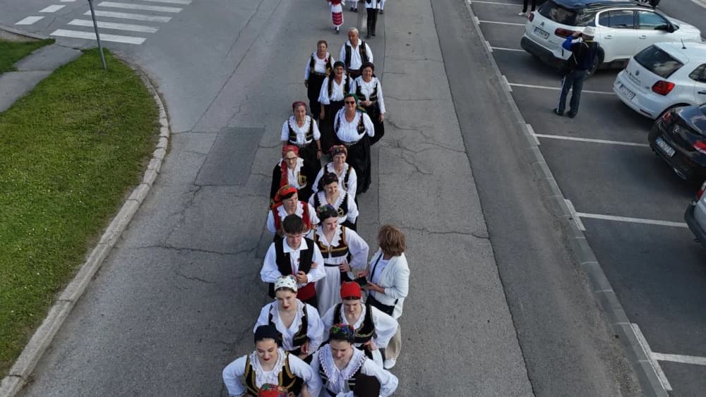 (VELIKA FOTOGALERIJA) Povorka koja je krasila ulice Velike: S ponosom predstavili tradiciju kraja iz kojeg dolaze