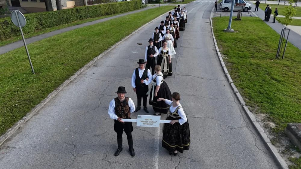 (VELIKA FOTOGALERIJA) Povorka koja je krasila ulice Velike: S ponosom predstavili tradiciju kraja iz kojeg dolaze