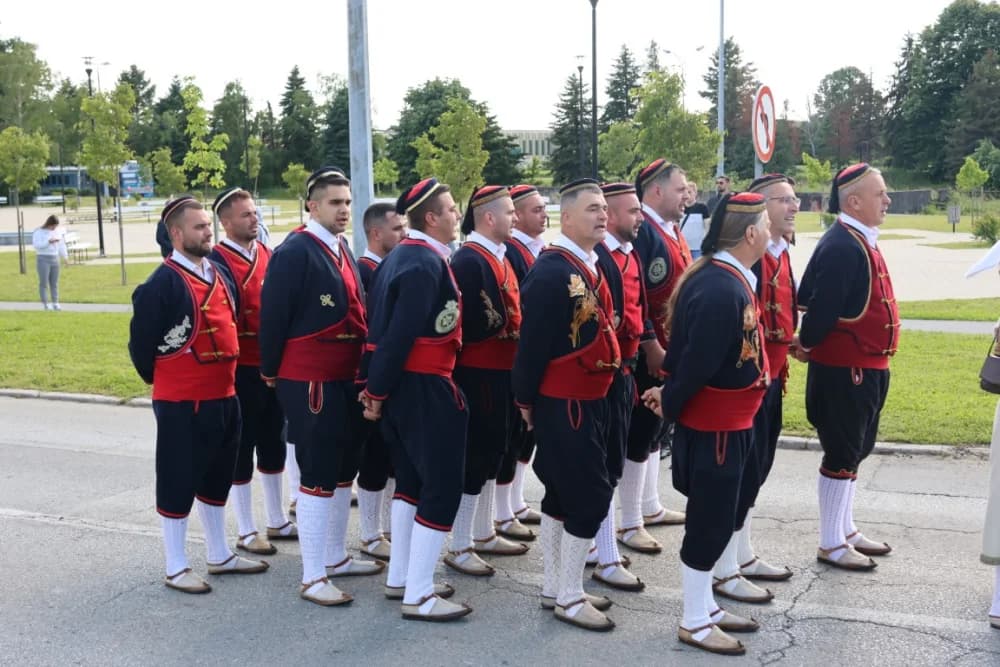 (VELIKA FOTOGALERIJA) Povorka koja je krasila ulice Velike: S ponosom predstavili tradiciju kraja iz kojeg dolaze