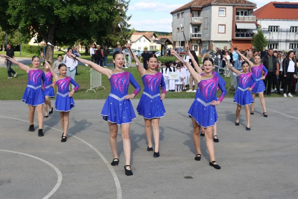 (VELIKA FOTOGALERIJA) Povorka koja je krasila ulice Velike: S ponosom predstavili tradiciju kraja iz kojeg dolaze