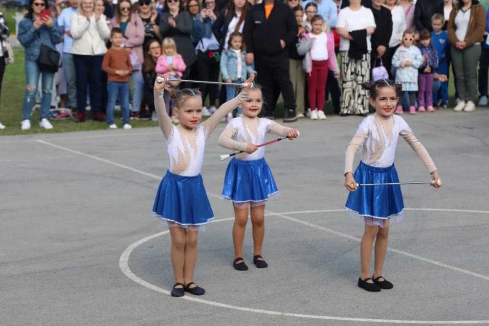 (VELIKA FOTOGALERIJA) Povorka koja je krasila ulice Velike: S ponosom predstavili tradiciju kraja iz kojeg dolaze