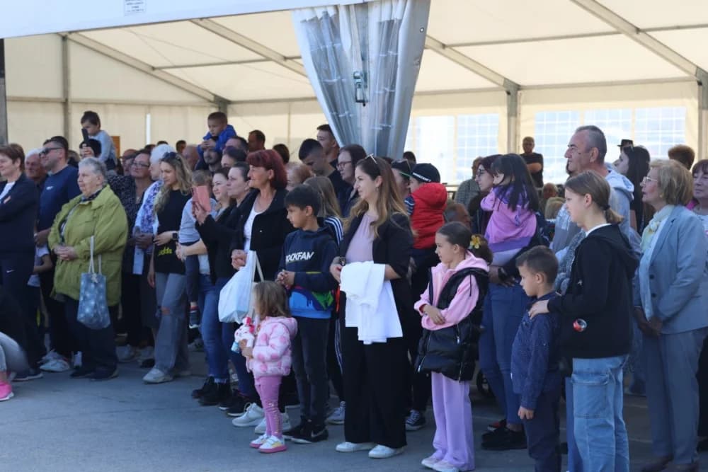 (VELIKA FOTOGALERIJA) Povorka koja je krasila ulice Velike: S ponosom predstavili tradiciju kraja iz kojeg dolaze