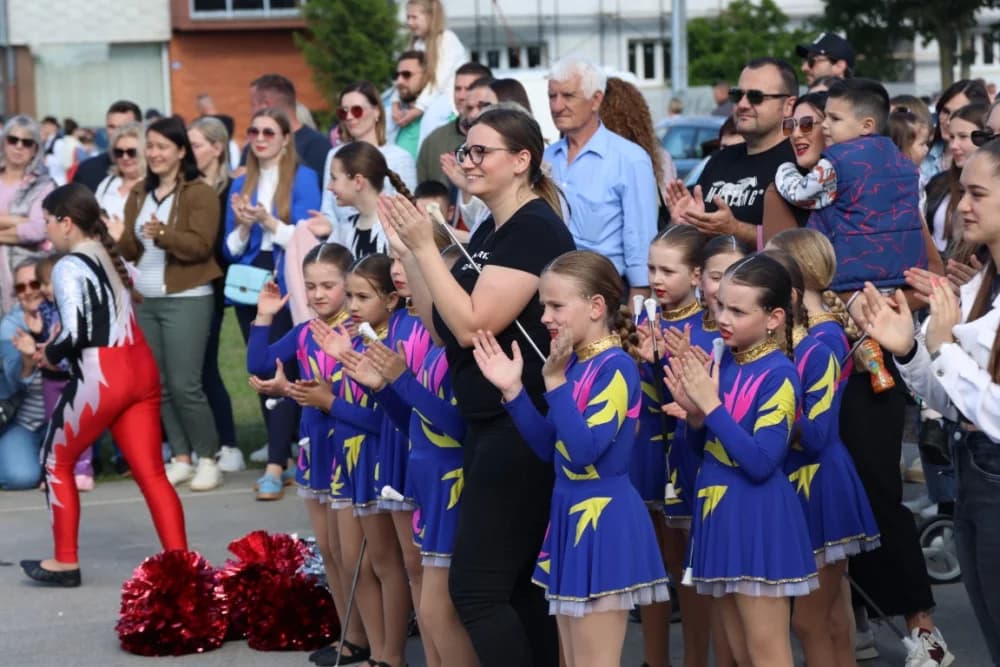 (VELIKA FOTOGALERIJA) Povorka koja je krasila ulice Velike: S ponosom predstavili tradiciju kraja iz kojeg dolaze