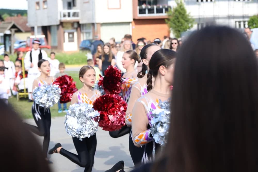 (VELIKA FOTOGALERIJA) Povorka koja je krasila ulice Velike: S ponosom predstavili tradiciju kraja iz kojeg dolaze