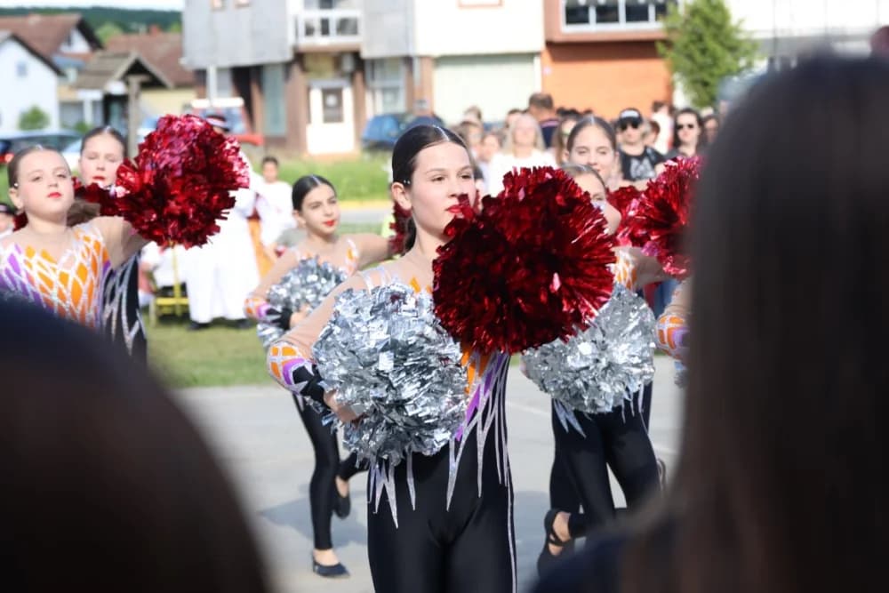 (VELIKA FOTOGALERIJA) Povorka koja je krasila ulice Velike: S ponosom predstavili tradiciju kraja iz kojeg dolaze